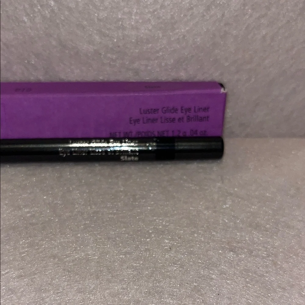 Chantecaille Slate Lustre Glide Eye Liner. NWT in Box.